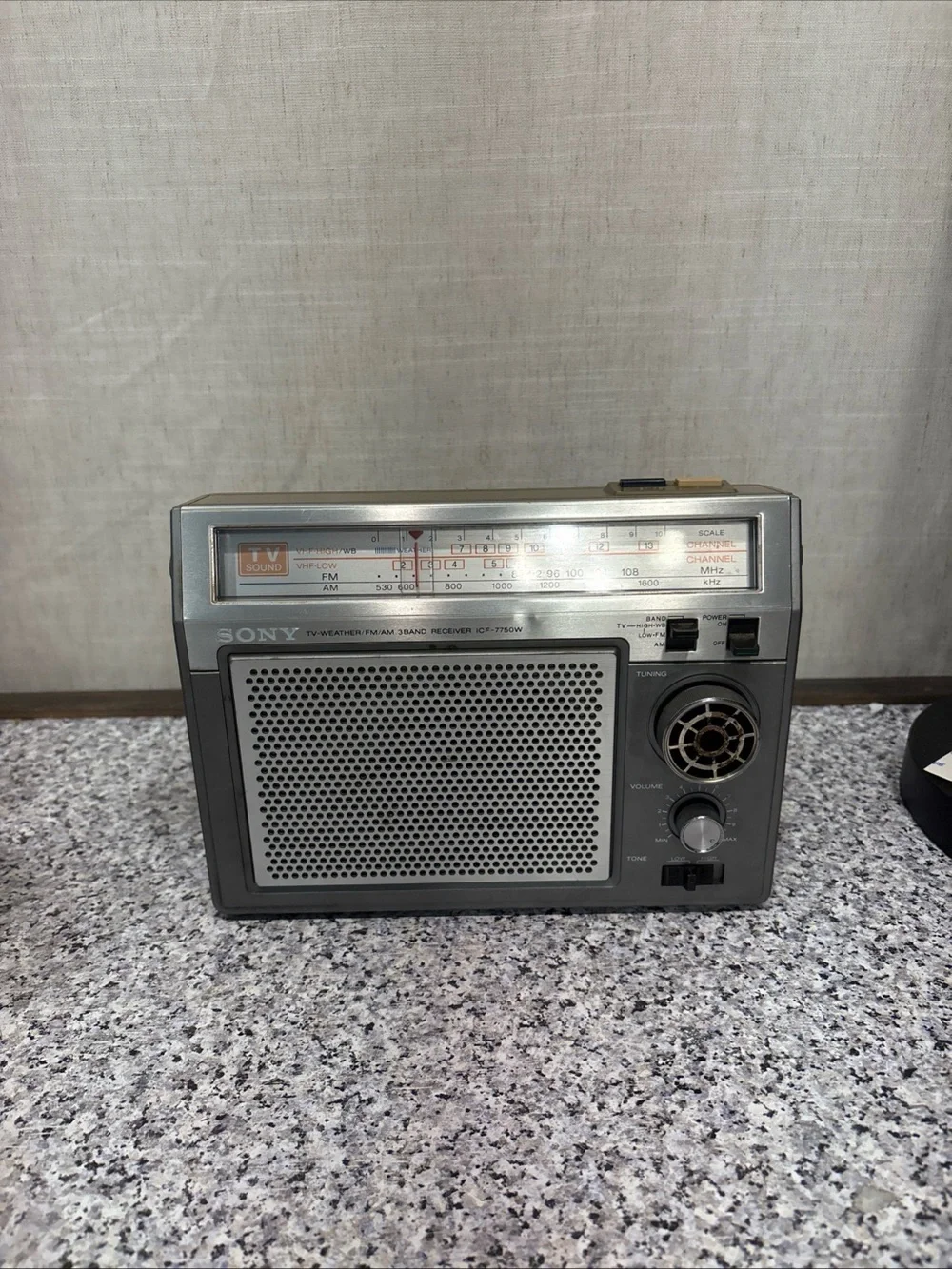SONY TV Weather FM AM 3 Band Radio Receiver ICF-7750W AC/Battery Power - Vintage